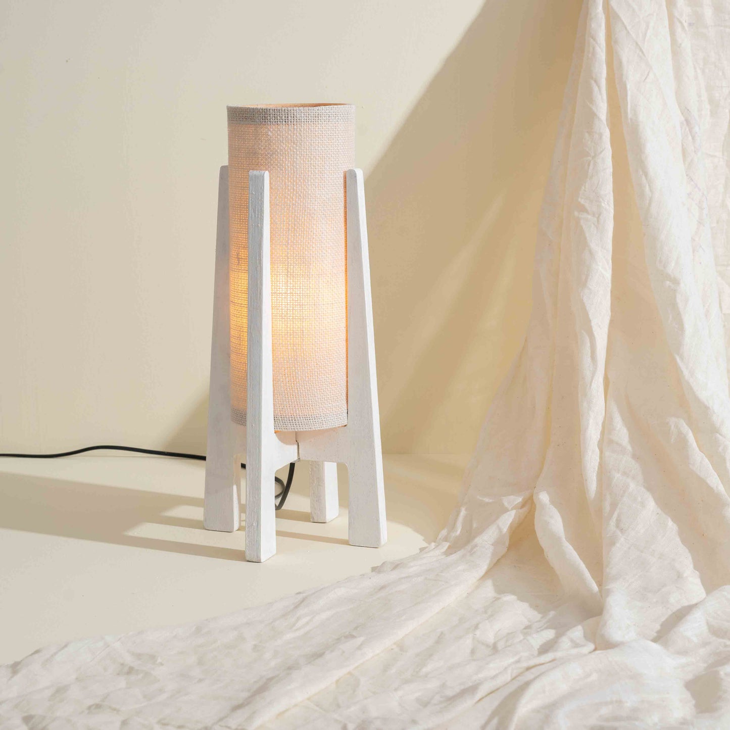 Dharā Table Lamp