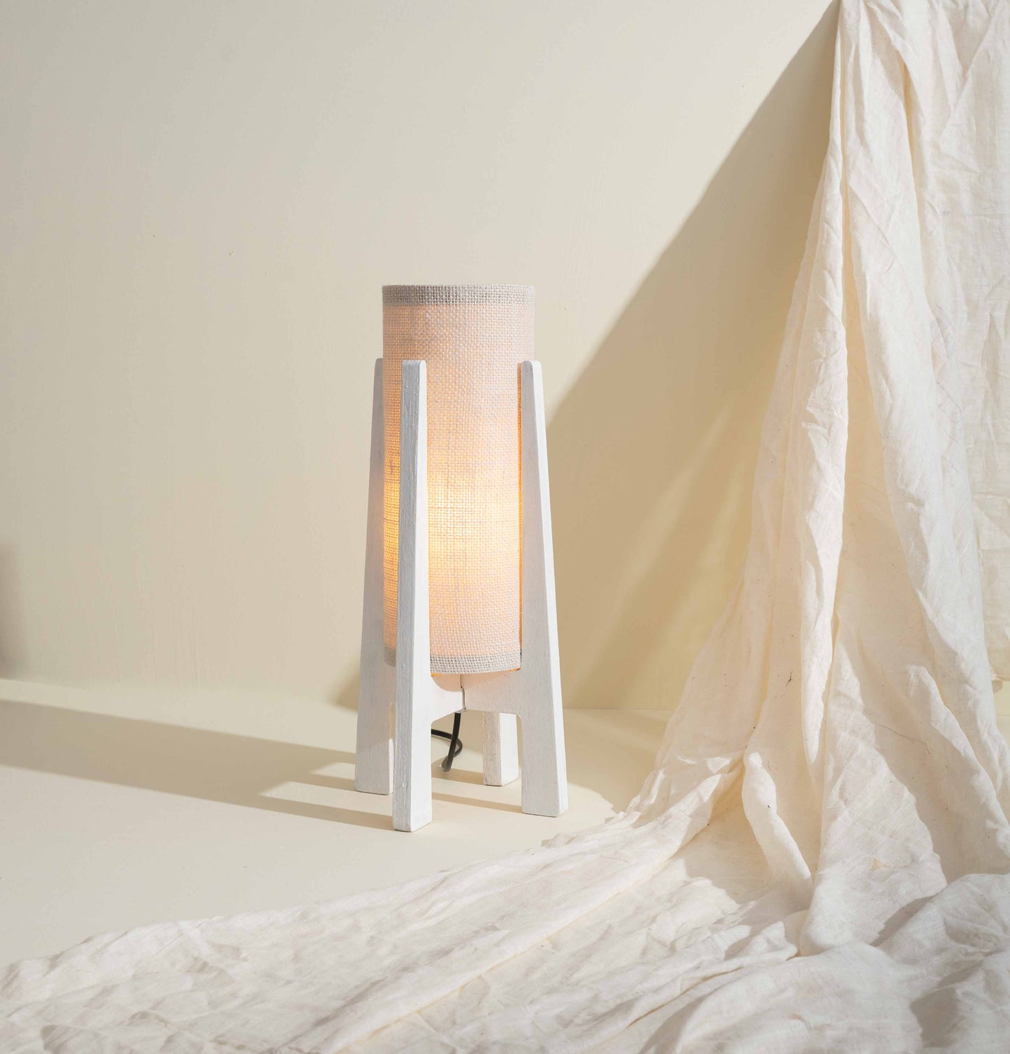 Dharā Table Lamp