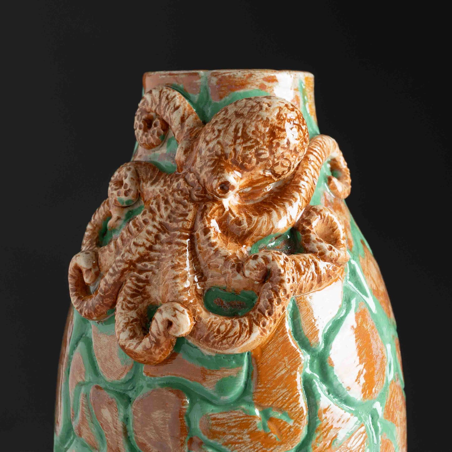 Ashta-Bhuja Dhara Vase