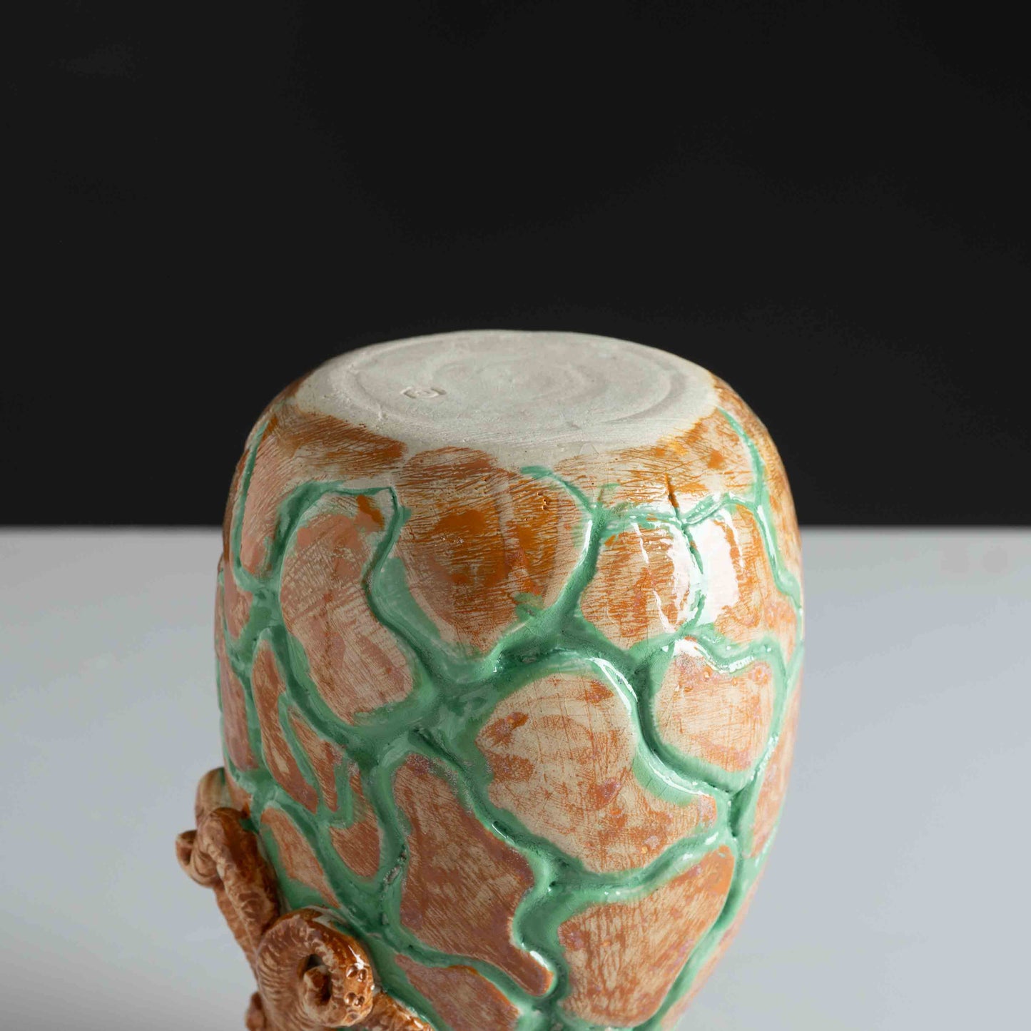 Ashta-Bhuja Dhara Vase