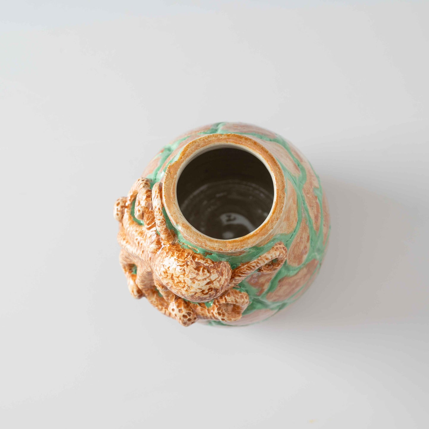 Ashta-Bhuja Dhara Vase