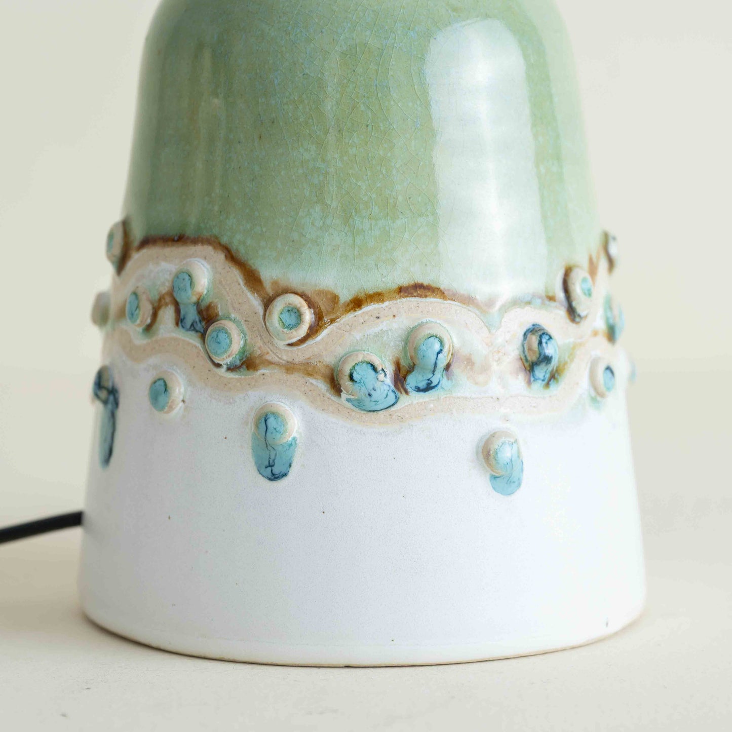 Sravantī Laghu Table Lamp