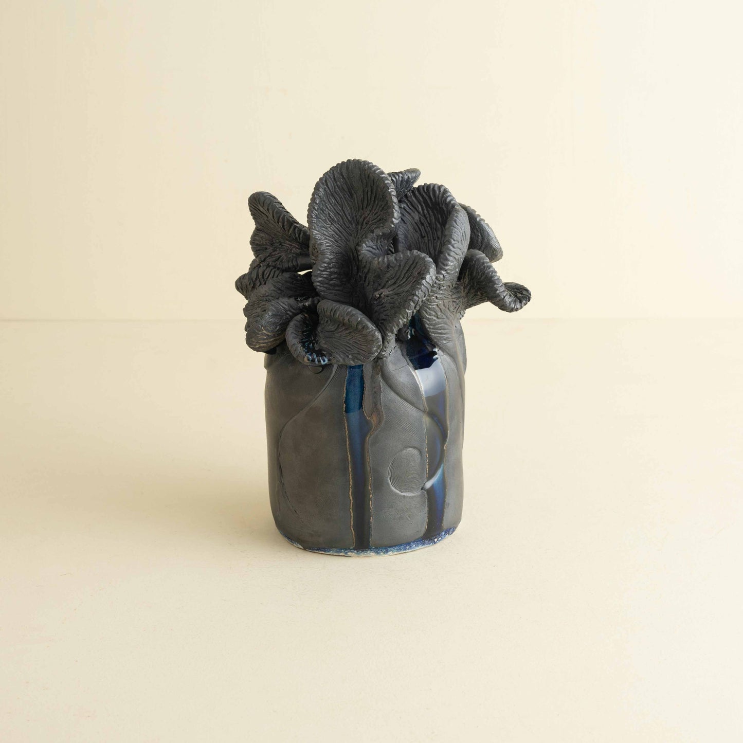 Indīvara Sculptural Vase