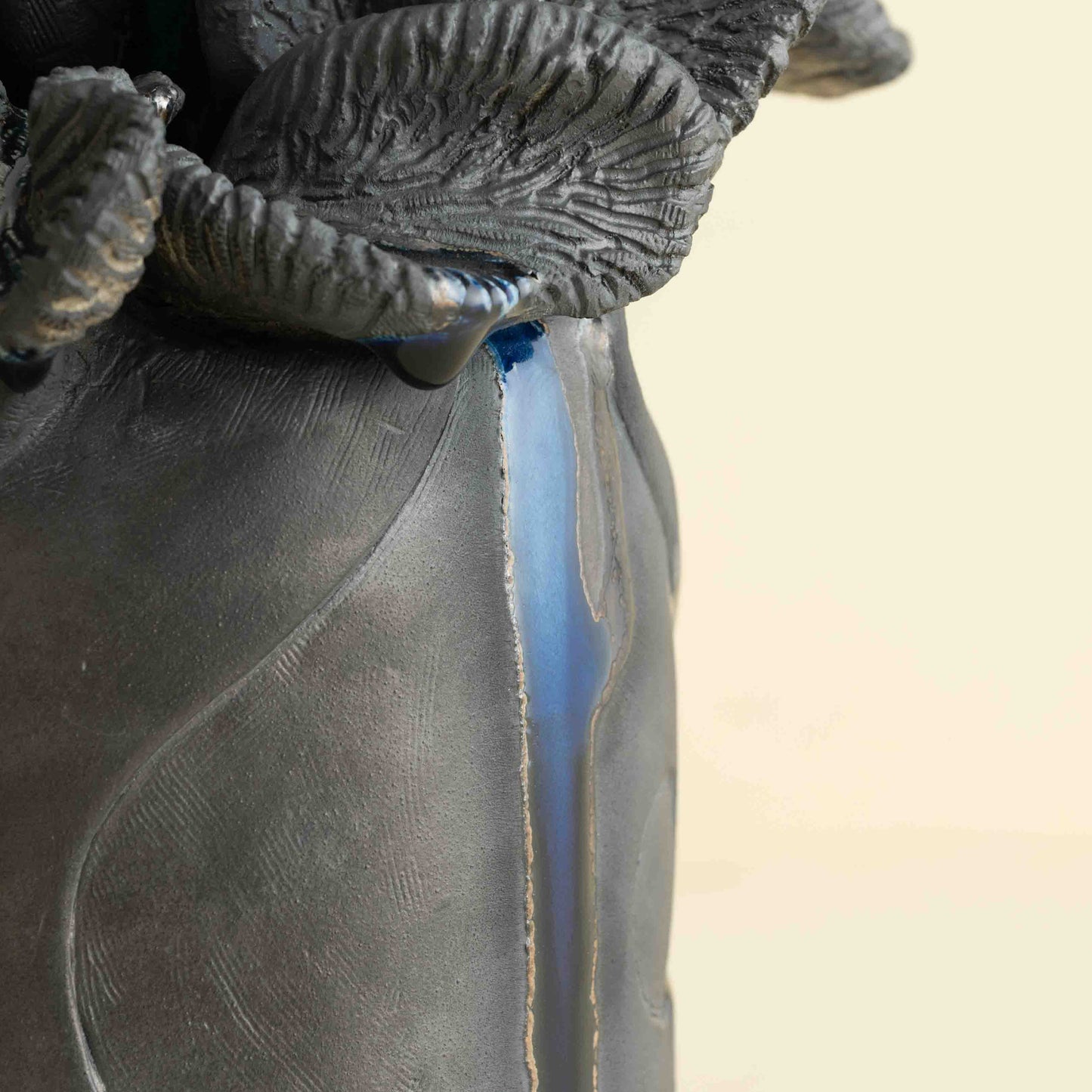 Indīvara Sculptural Vase