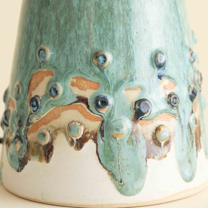 Sravantī Laghu Table Lamp (Stone Tide)