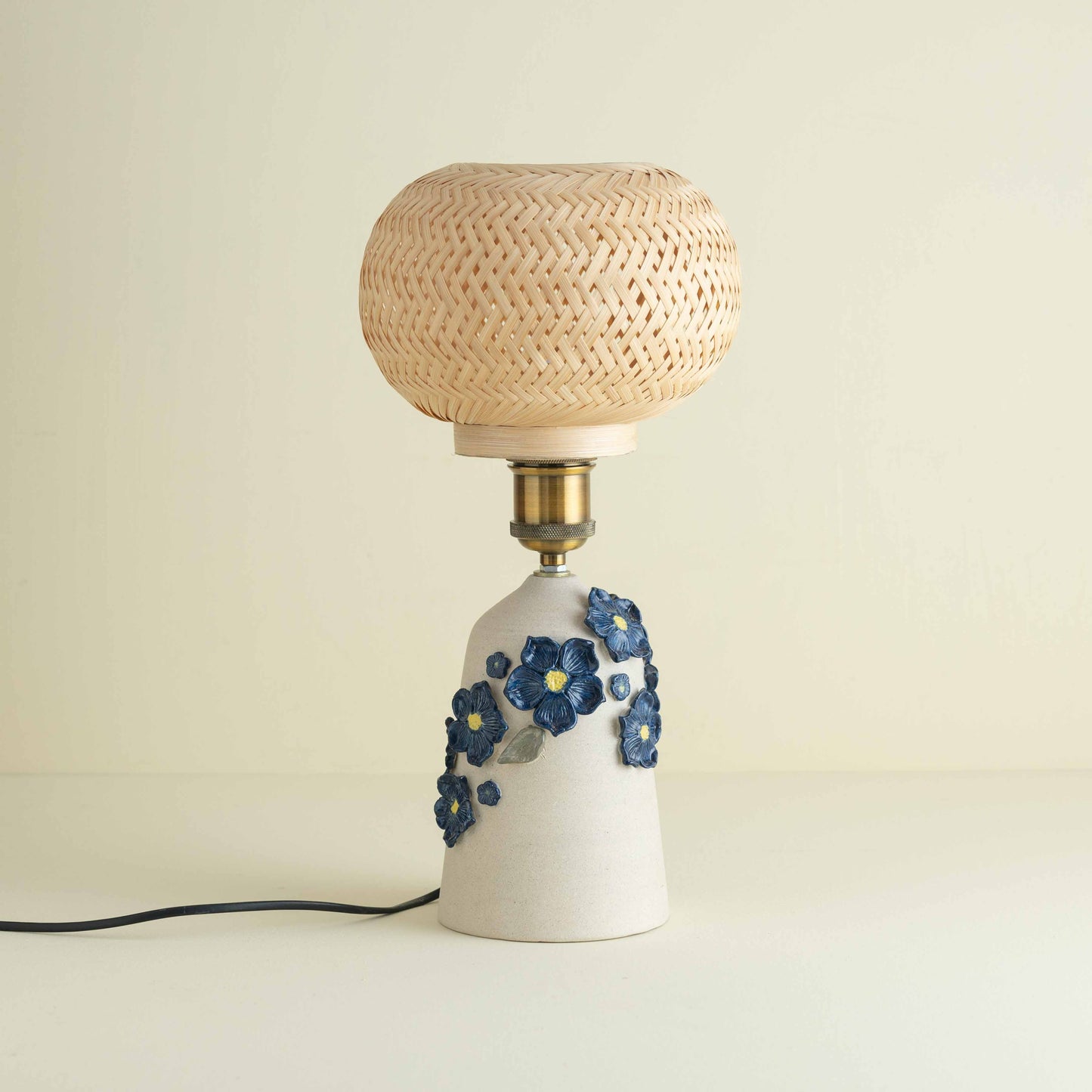 Mañjarī Table Lamp