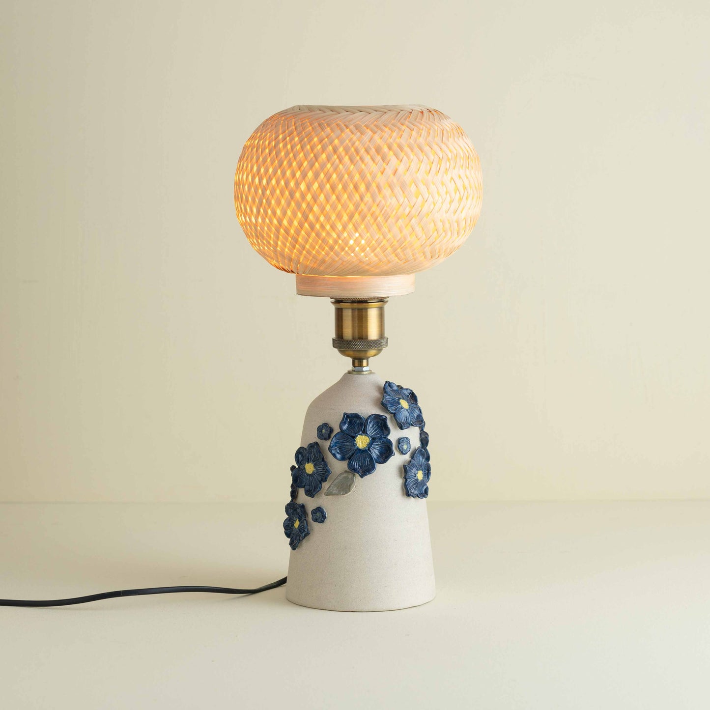 Mañjarī Table Lamp