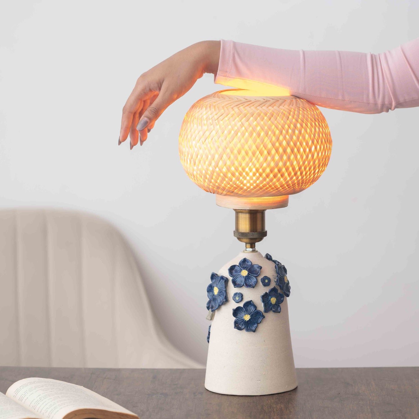 Mañjarī Table Lamp