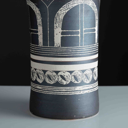 Rïnde (Stoneware Sculpture)