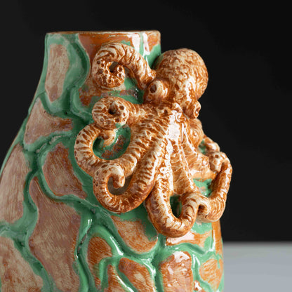 Ashta-Bhuja Dhara Vase