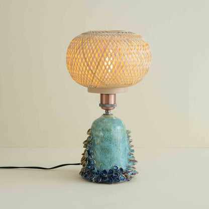 Pravāla Table Lamp