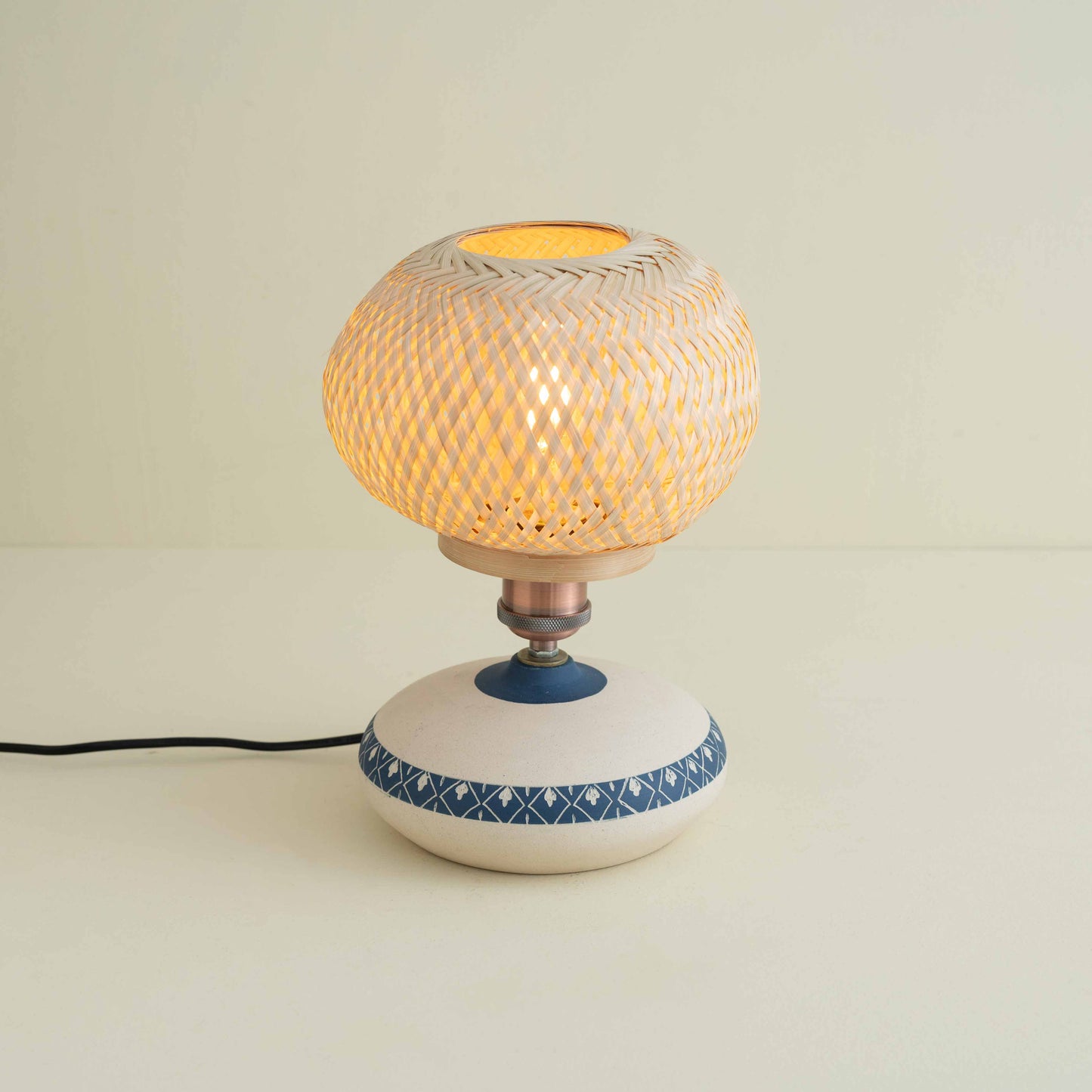 Bhūmi Table Lamp