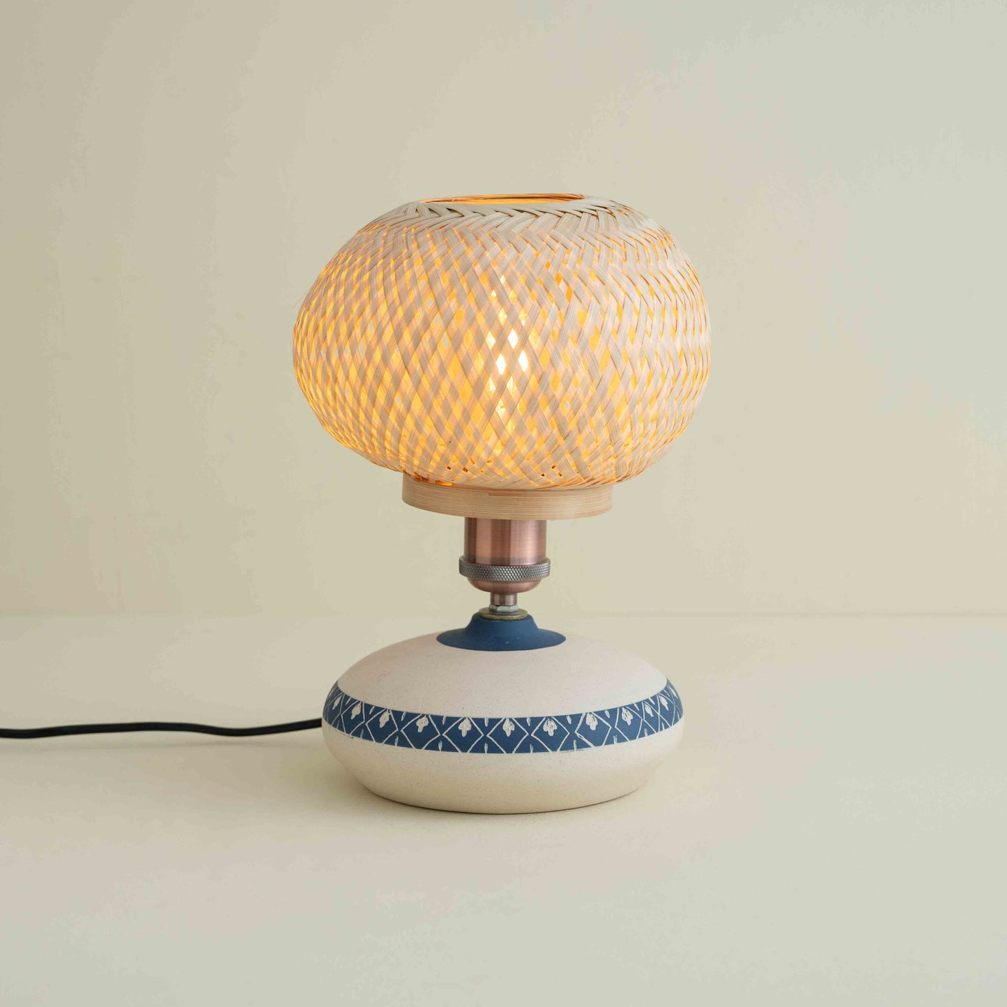 Bhūmi Table Lamp