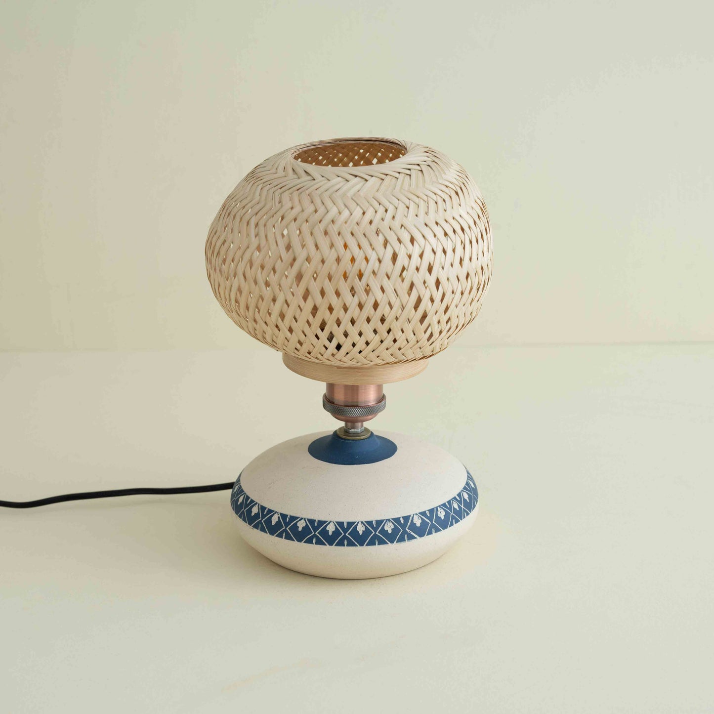 Bhūmi Table Lamp