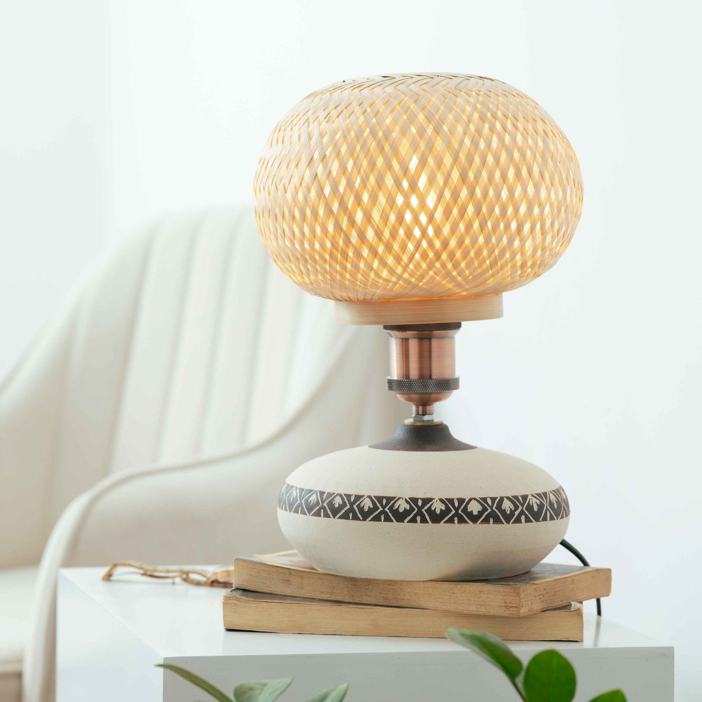 Bhūmi Table Lamp