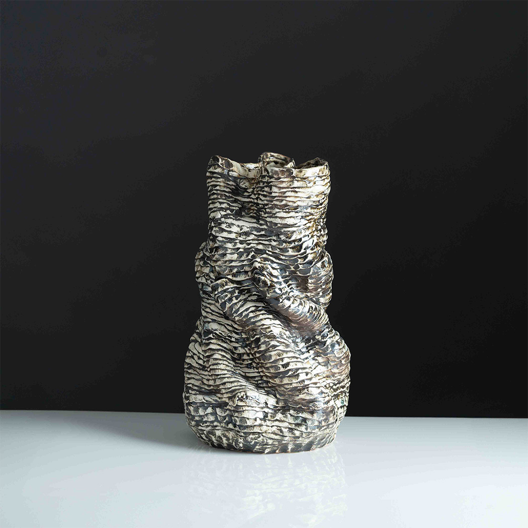 CYCLONE MAJESTY VASE 2